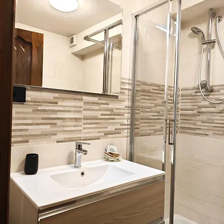Hostdomus - City Center Appartamento Sestriere